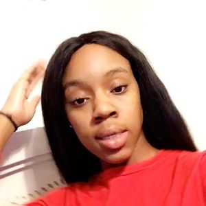 Meet your Posher, Kaleigh